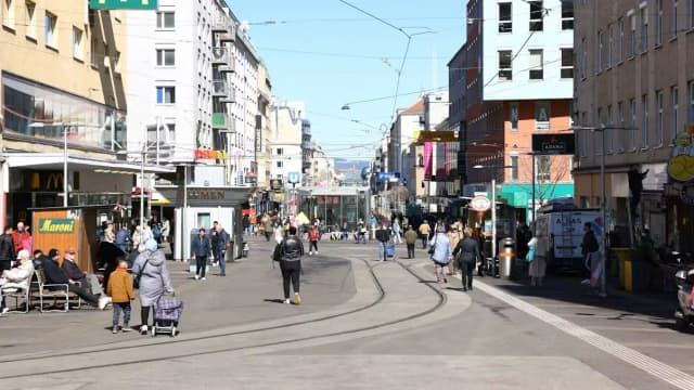 Вена перекрывает денежный кран: 1 000 вместо 3 000 евро для семьи с четырьмя детьми