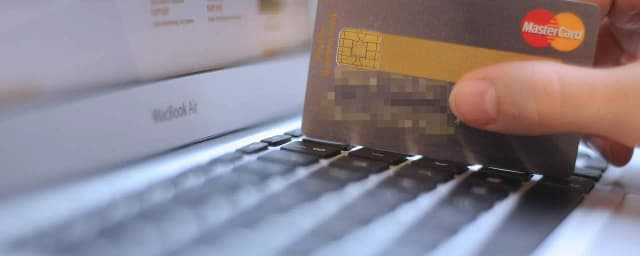 AK выиграл  суд: владельцы кредитных карт теперь получат комиссии обратно