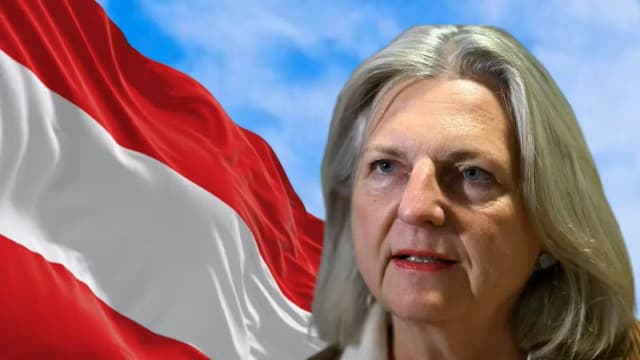 Скандальные заявления из Рязани: Карин Кнайсль сравнила австрийцев с гиенами и вновь вспомнила про Гитлера