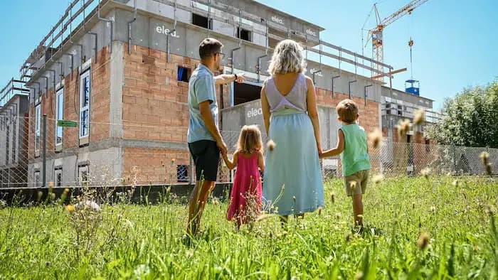 Квартира за 360 тысяч евро: сколько годовых зарплат нужно отдать за недвижимость в 2026 году