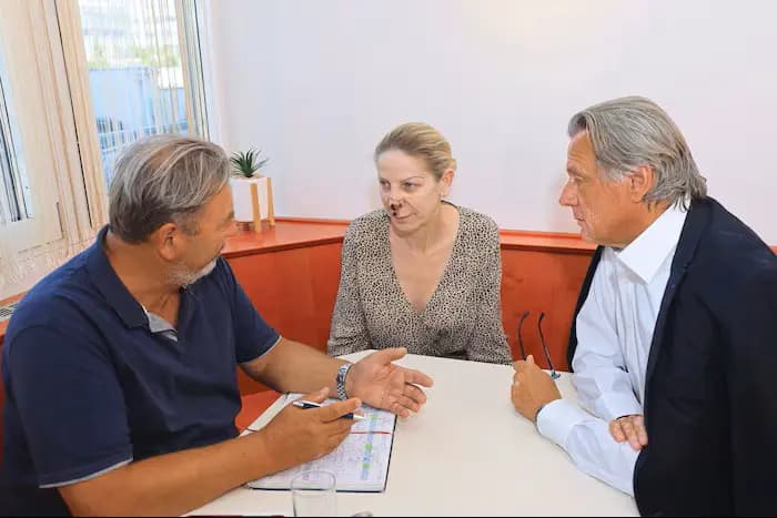 Врач-шарлатанка сбежала из Вены в зону боевых действий, чтобы не отвечать за изуродованные лица